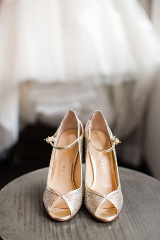 zapatos de novia dorados